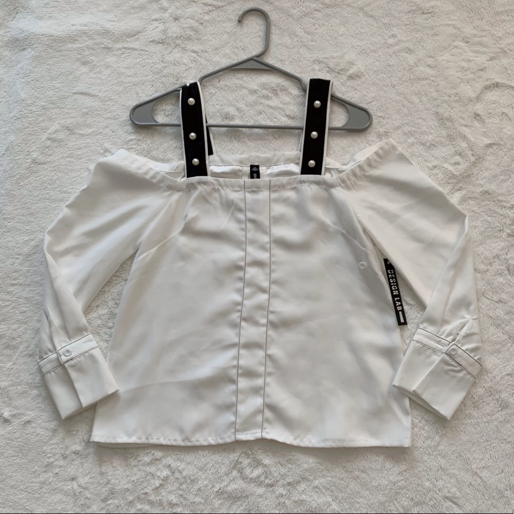 Cold shoulder top